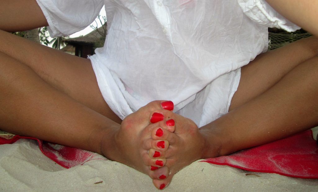 yoga esercizio per i piedi